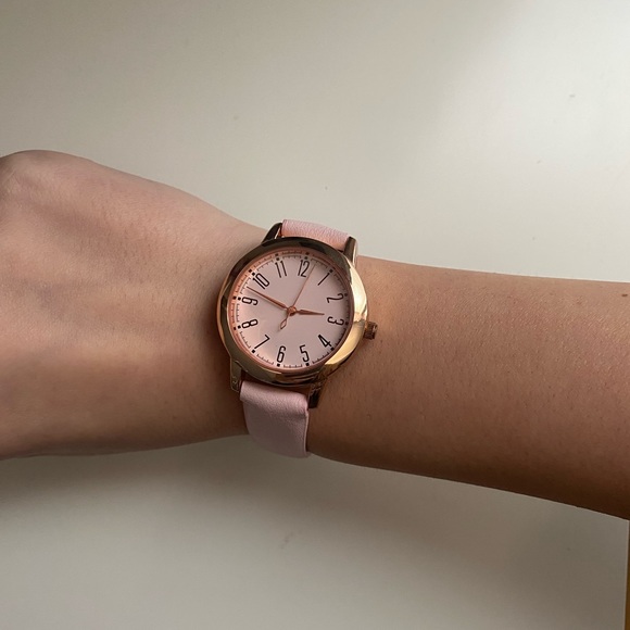 Rose gold watch - Picture 5 of 5